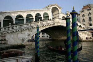 Best of Venice Private Tour: St. Mark's Doge Palace Gondola Ride - Starting at Chiesa di San Giacomo di Rialto: get your bearings fast