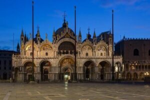 Doge's Palace & Saint Mark's After Hours Small Group Max 6 People - Stop 1: Piazza San Marco’s 819 Chapel to East and Venetian Gothic