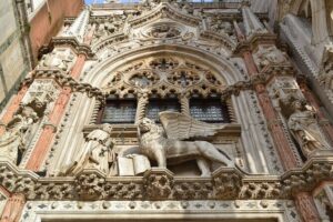 Doge's Palace Skip the Line Guided Tour in Venice - Getting into Doge’s Palace faster (and what the guide should do for you)