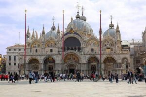 Skip the Line Venice Doge's Palace and St. Mark's Basilica Tour - Stop 1: St. Mark’s Basilica Through the St. Peter’s Door
