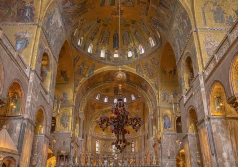 Venice: Doge's Palace and St Mark's Tour with Gondola Ride - Skip-the-line timing and small-group flow: what you really gain