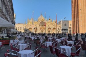 Venice Skip the line of San Mark Basilica and Doge's Palace Tour - San Marco Basilica in 30 Minutes: Finding the Right Details Fast