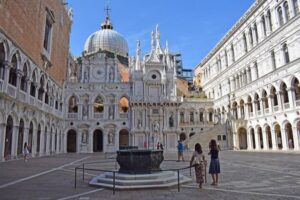 Venice: St. Mark's Basilica, Doge's Palace and Glass Factory - St. Mark’s Basilica: mosaics, architecture, and the 15–20 minute reality